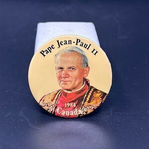 Vintage Jean-Paul 2 pope pin
